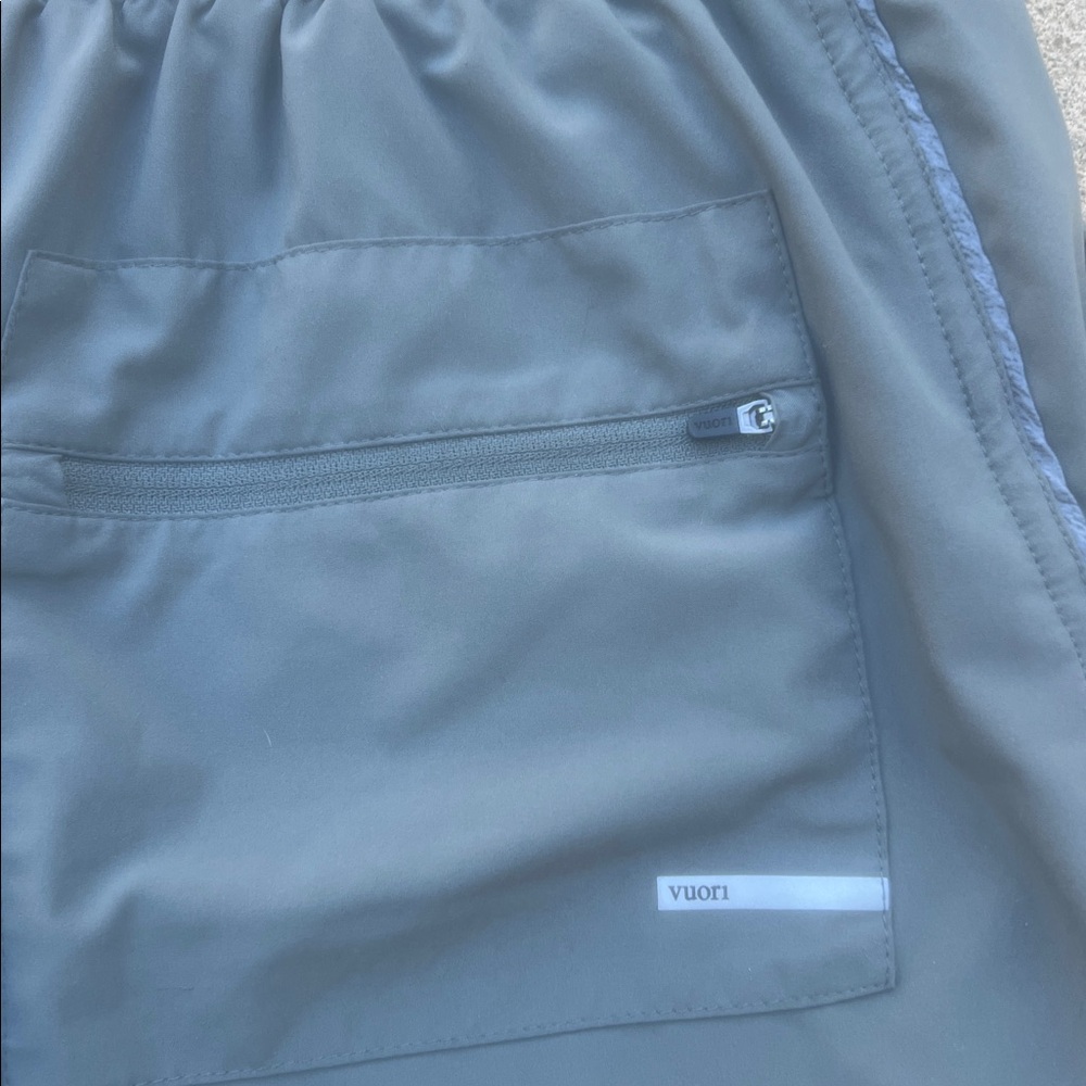 Vuori Men's Green Active Lined Workout Shorts Size L* - Picture 5 of 6